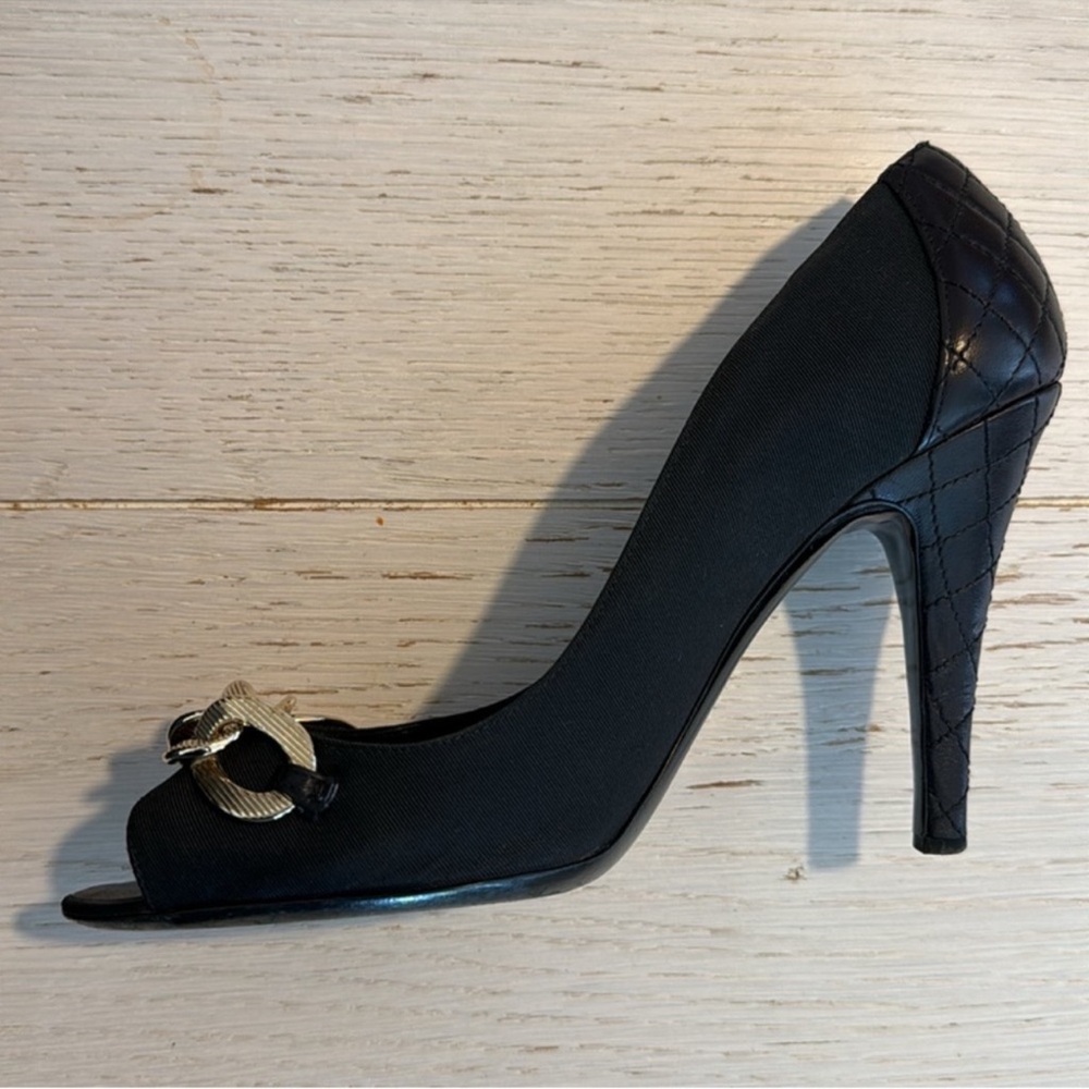 CHANEL Elegant Black Peep-Toe Heels with Gold Chain and CC Charm - Picture 6 of 14